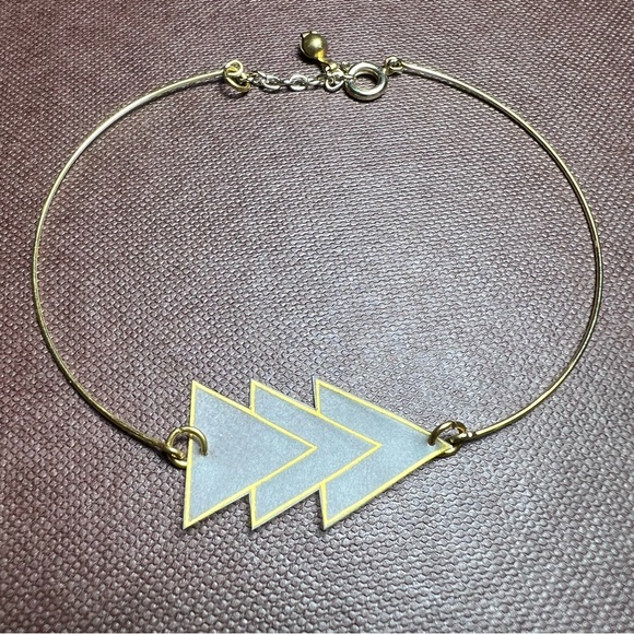 Bracelet Triangle design NWOT - Picture 5 of 7